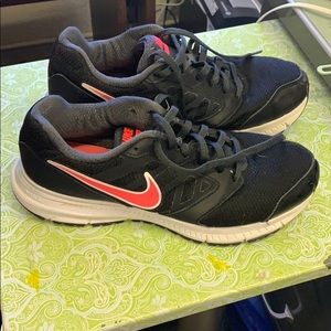 8.5 Nike Shoes